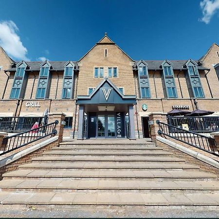 Village Hotel Leeds North Exterior foto