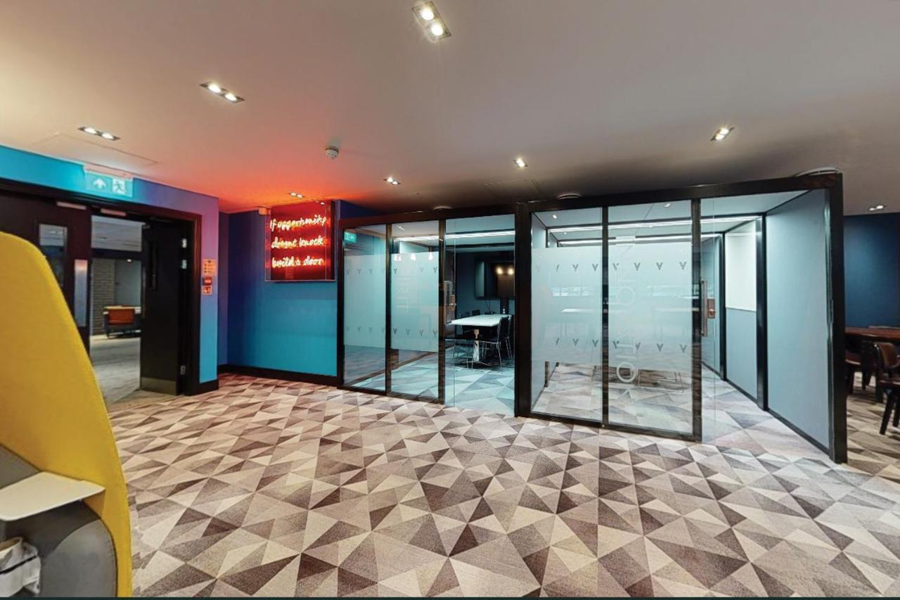 Village Hotel Leeds North Exterior foto