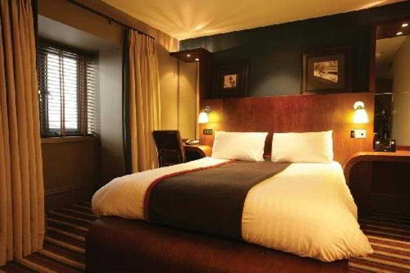 Village Hotel Leeds North Exterior foto