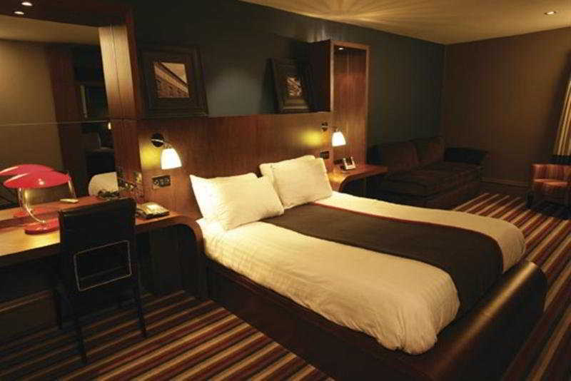 Village Hotel Leeds North Exterior foto