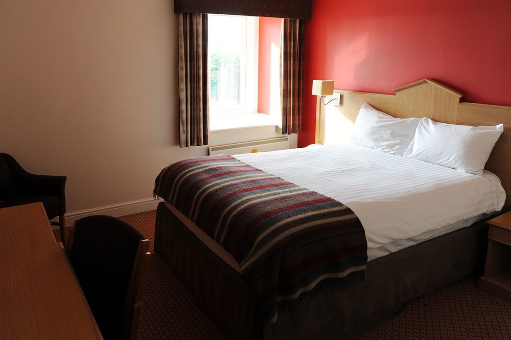 Village Hotel Leeds North Exterior foto